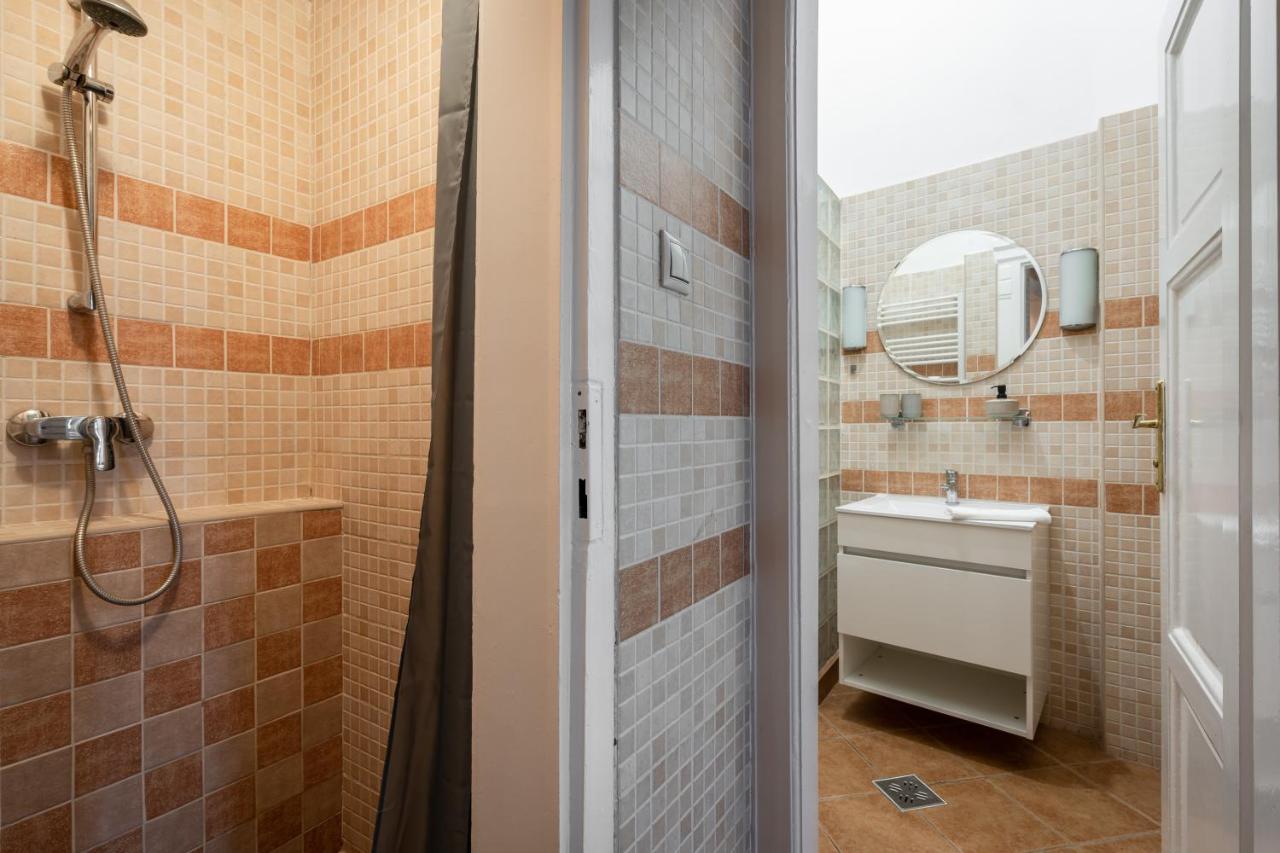 Gellert Mountain Apartment Budapest Eksteriør bilde