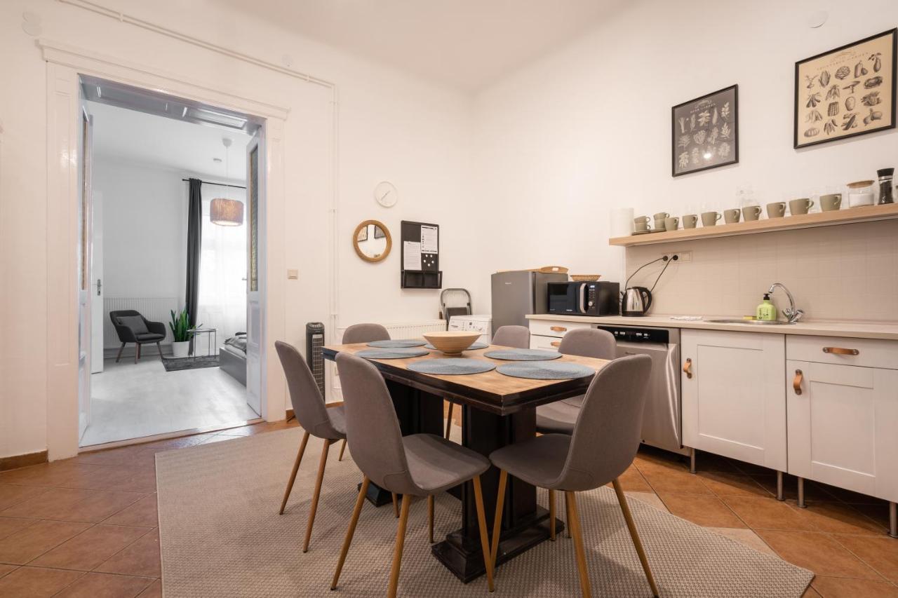Gellert Mountain Apartment Budapest Eksteriør bilde